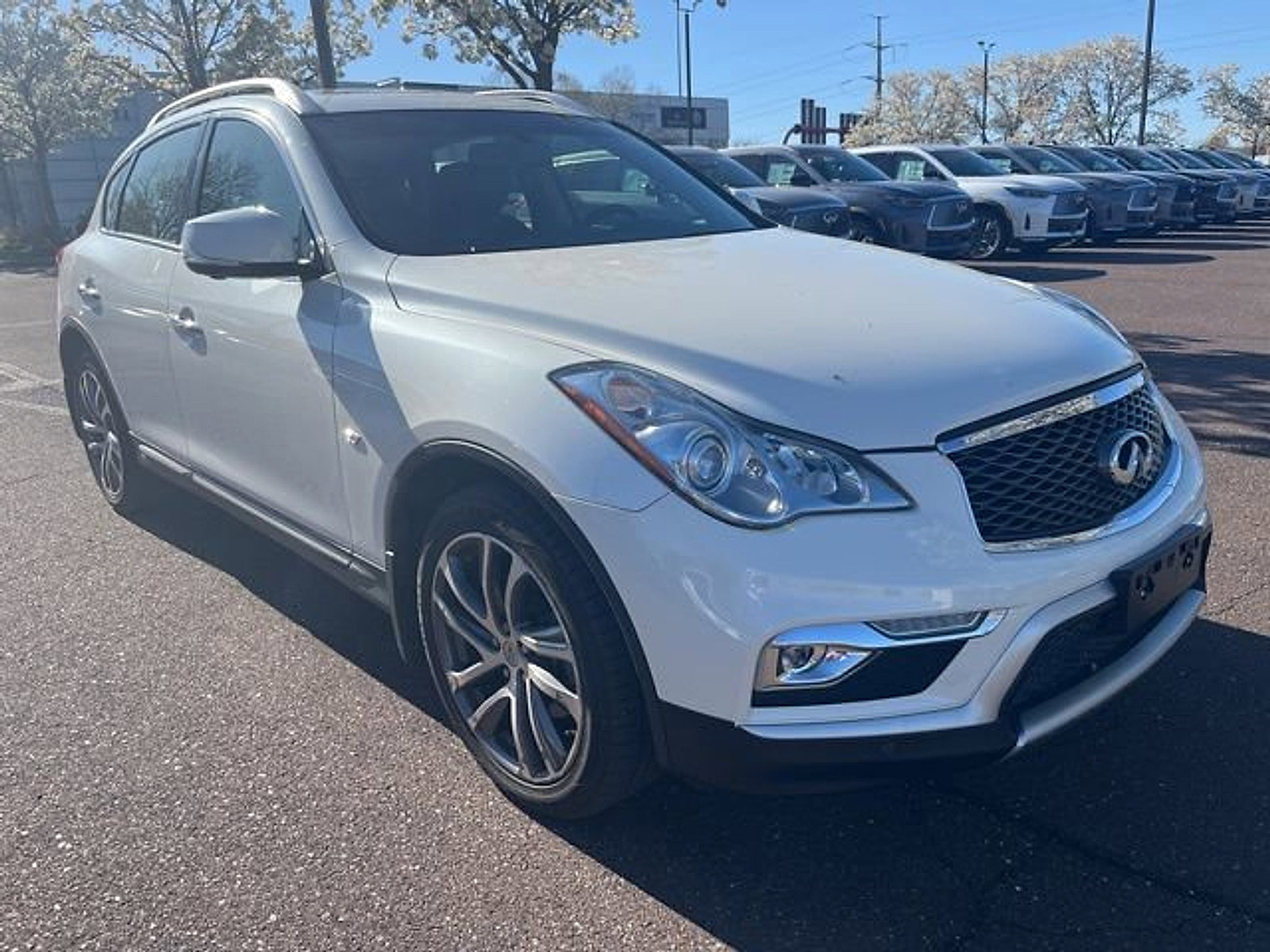 Used 2016 INFINITI QX50 AWD w/ Deluxe Touring Package