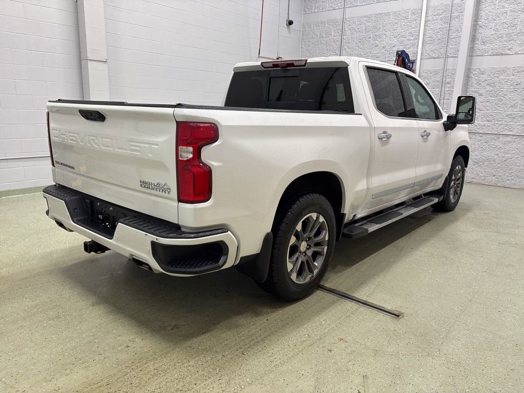 Used 2024 Chevrolet Silverado 1500 High Country w/ Technology Package AWD/4WD image 4