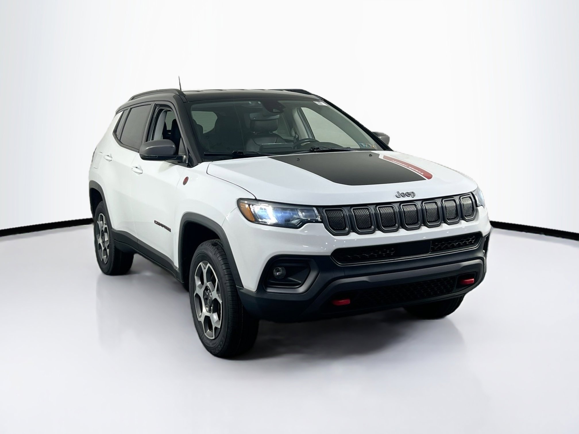 Used 2022 Jeep Compass Trailhawk w/ Trailhawk Convenience Group image 3