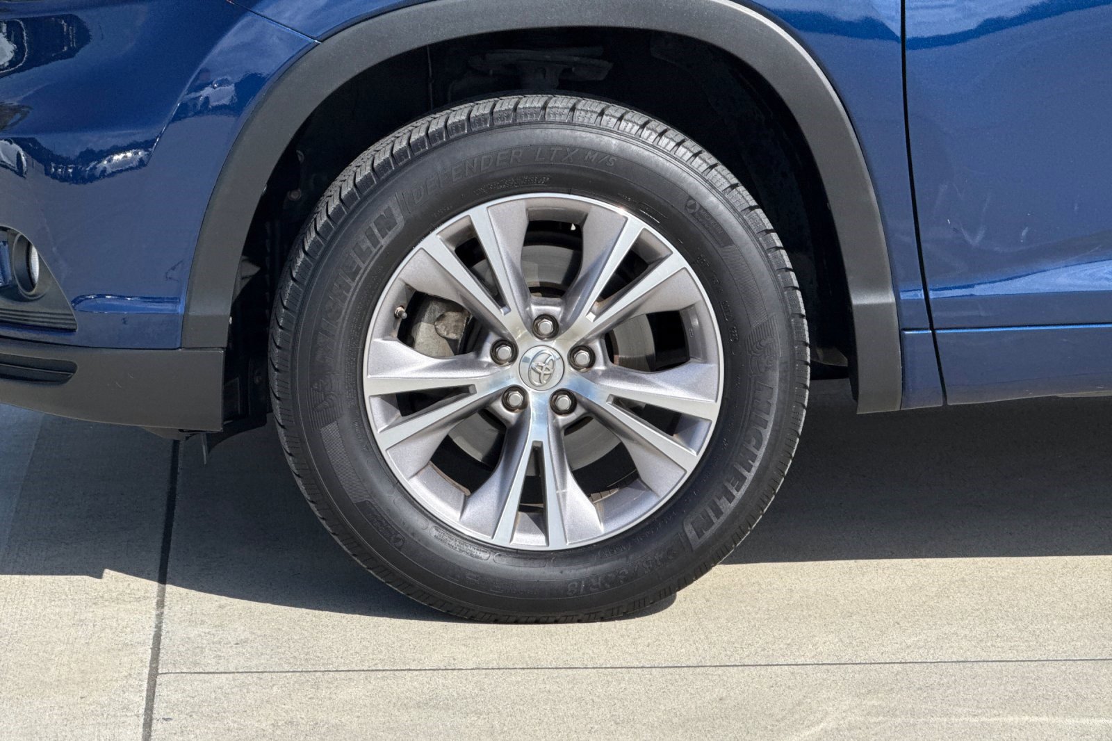 Used 2015 Toyota Highlander Plus FWD image 12