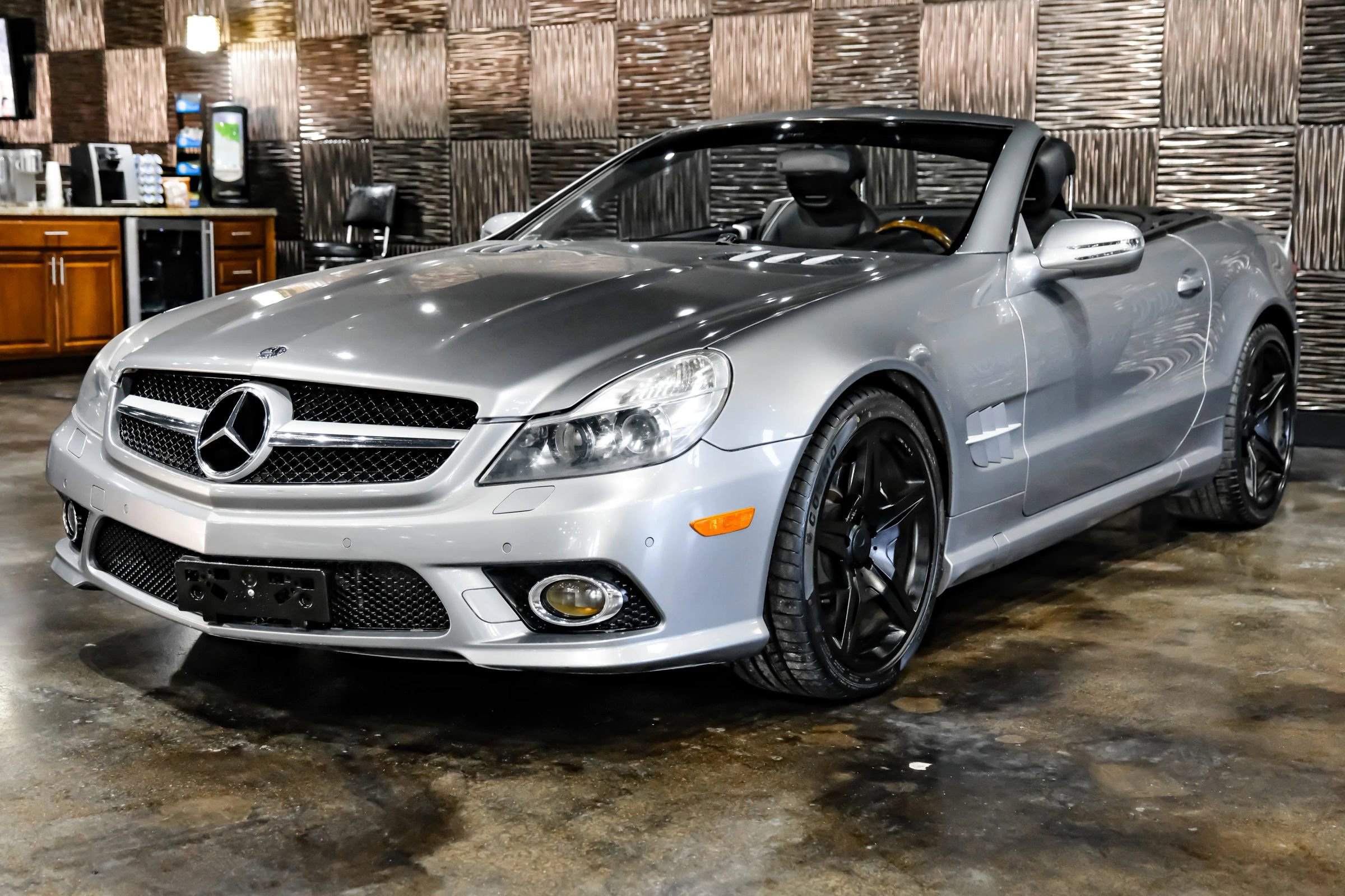 Used 2011 Mercedes-Benz SL 550 w/ Premium I Pkg image 6