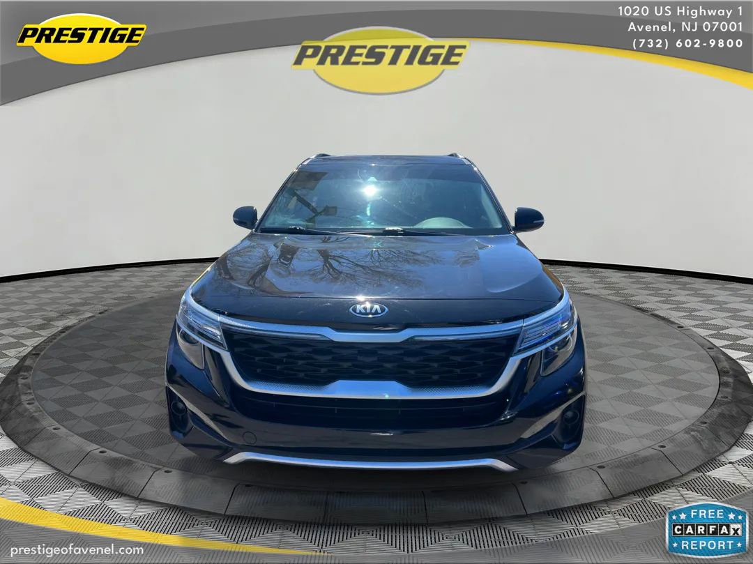 Used 2021 Kia Seltos EX image 2
