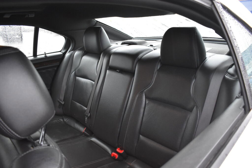 Used 2017 Ford Taurus Limited image 25