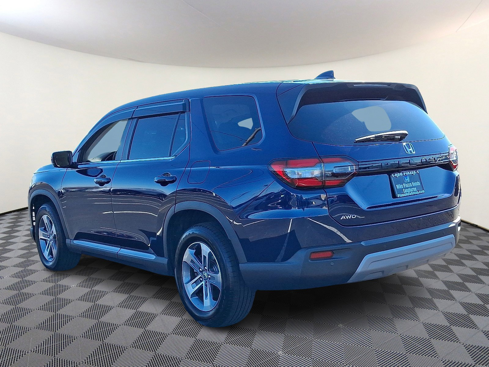 Used 2025 Honda Pilot EX-L image 5