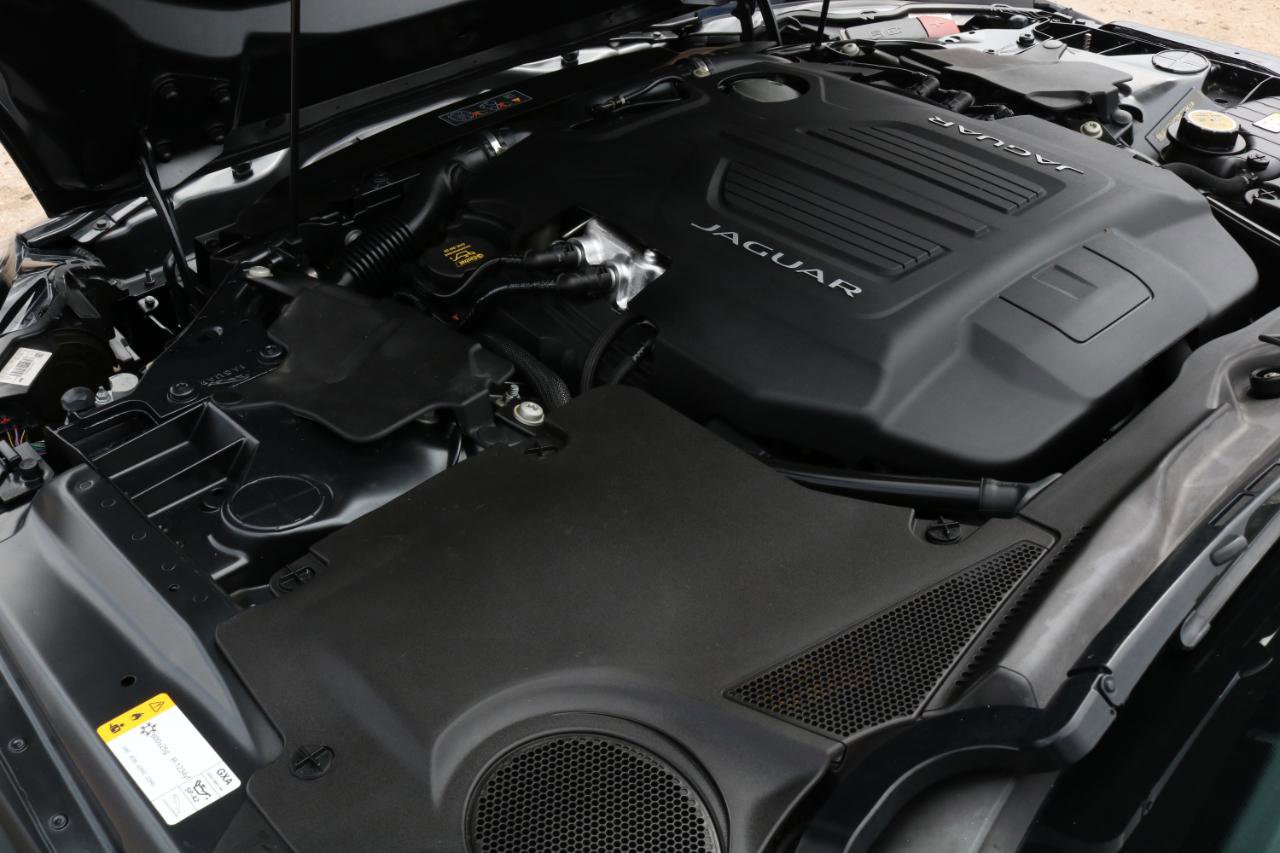 Used 2016 Jaguar F-TYPE S image 59