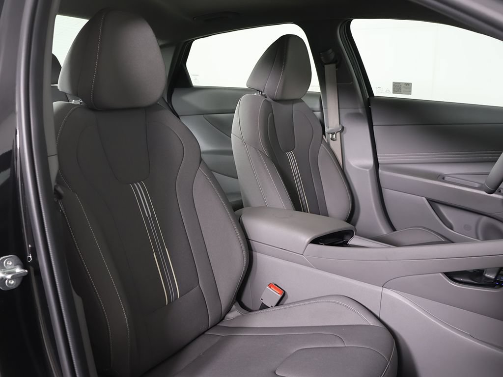 Used 2024 Hyundai Elantra SEL w/ Convenience Package FWD image 29