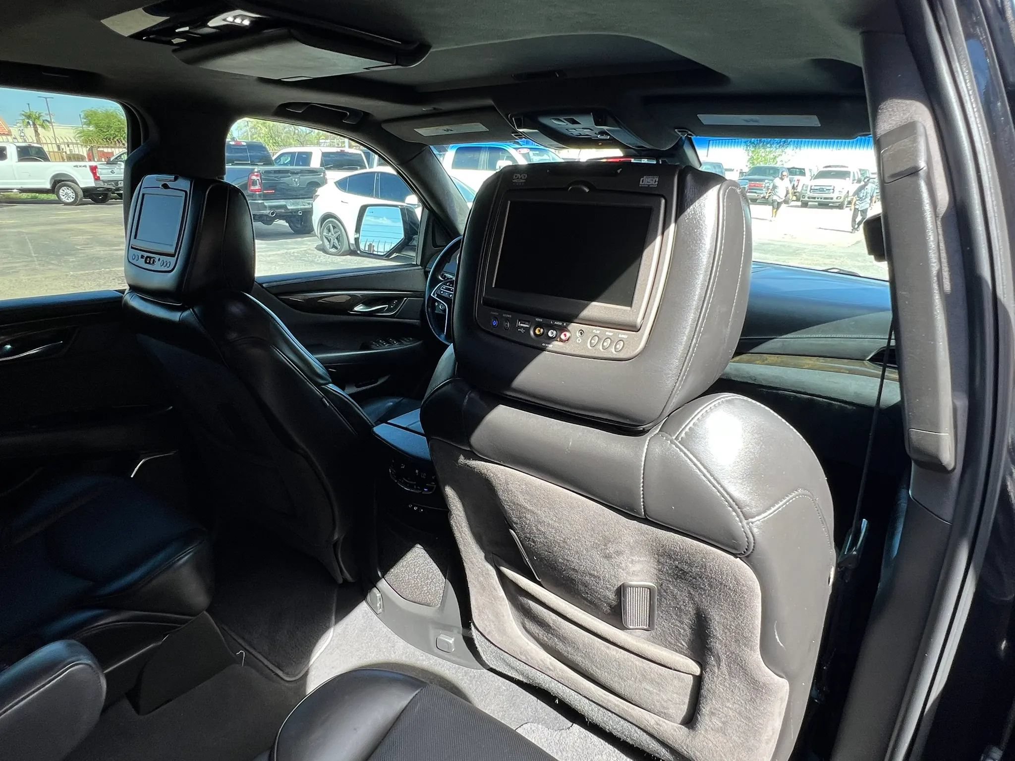 Used 2016 Cadillac Escalade Platinum AWD/4WD image 27
