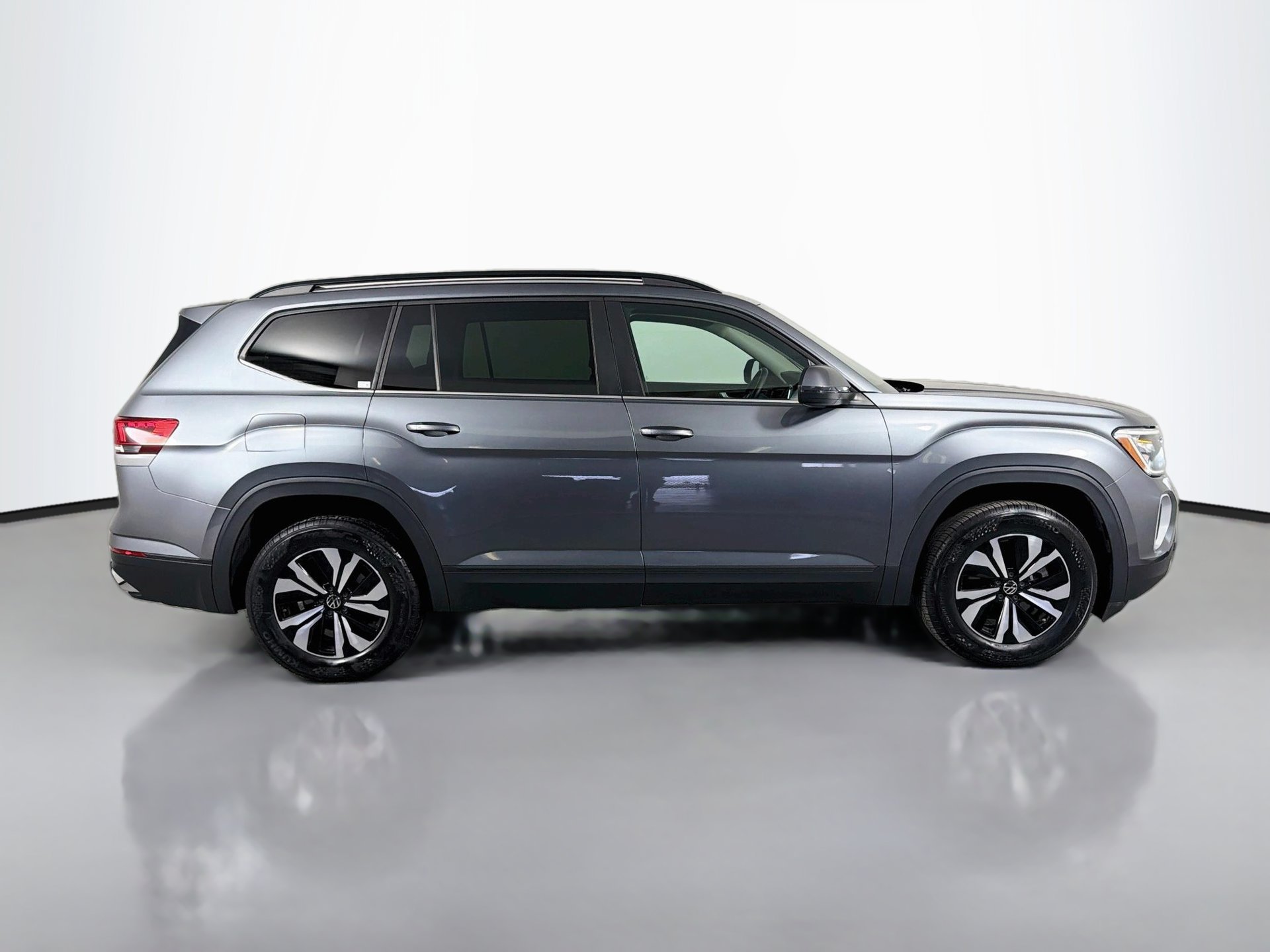 Certified 2024 Volkswagen Atlas SE FWD image 4