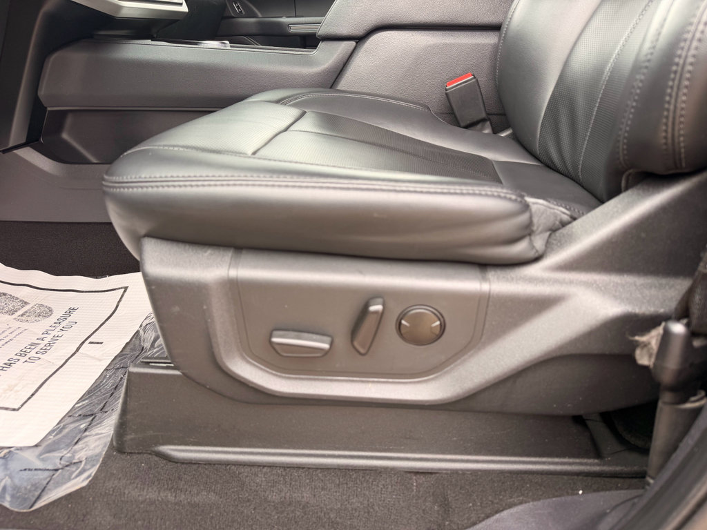 Used 2024 Ford Expedition XLT RWD image 21
