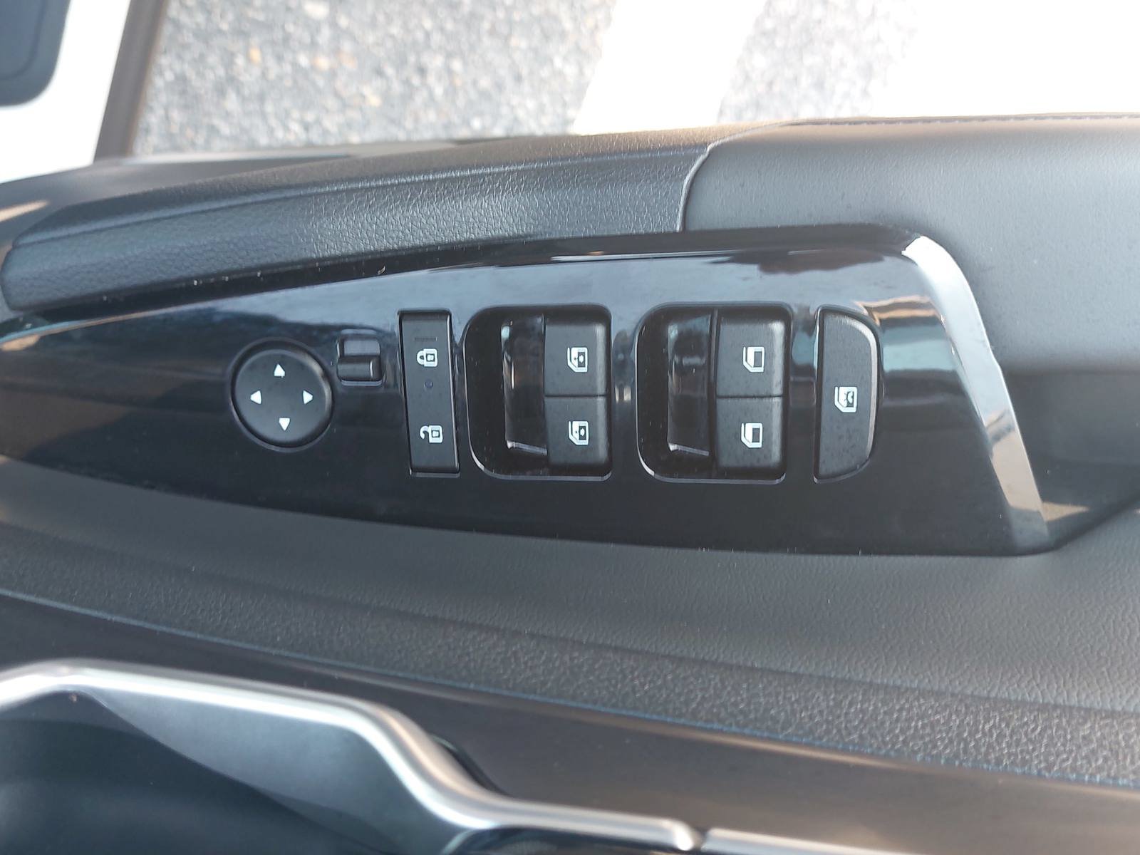 Used 2025 Kia Sportage EX w/ Premium Package FWD image 27