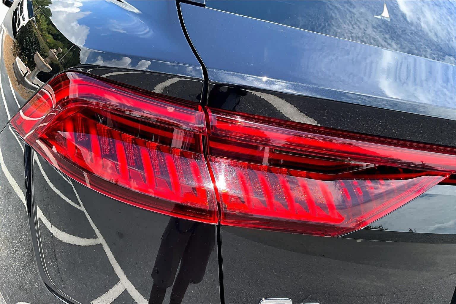 Used 2019 Audi Q8 Prestige AWD/4WD image 29