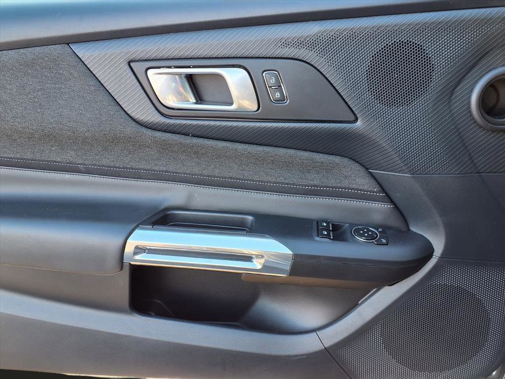 Used 2024 Ford Mustang Coupe image 22