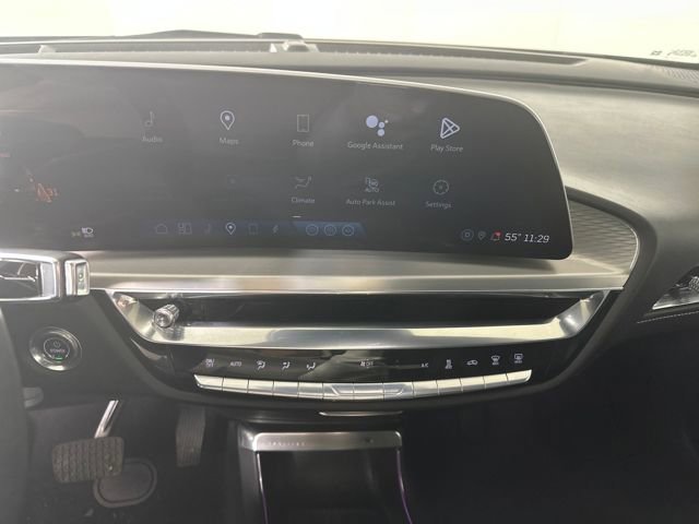 Used 2023 Cadillac Lyriq AWD image 21