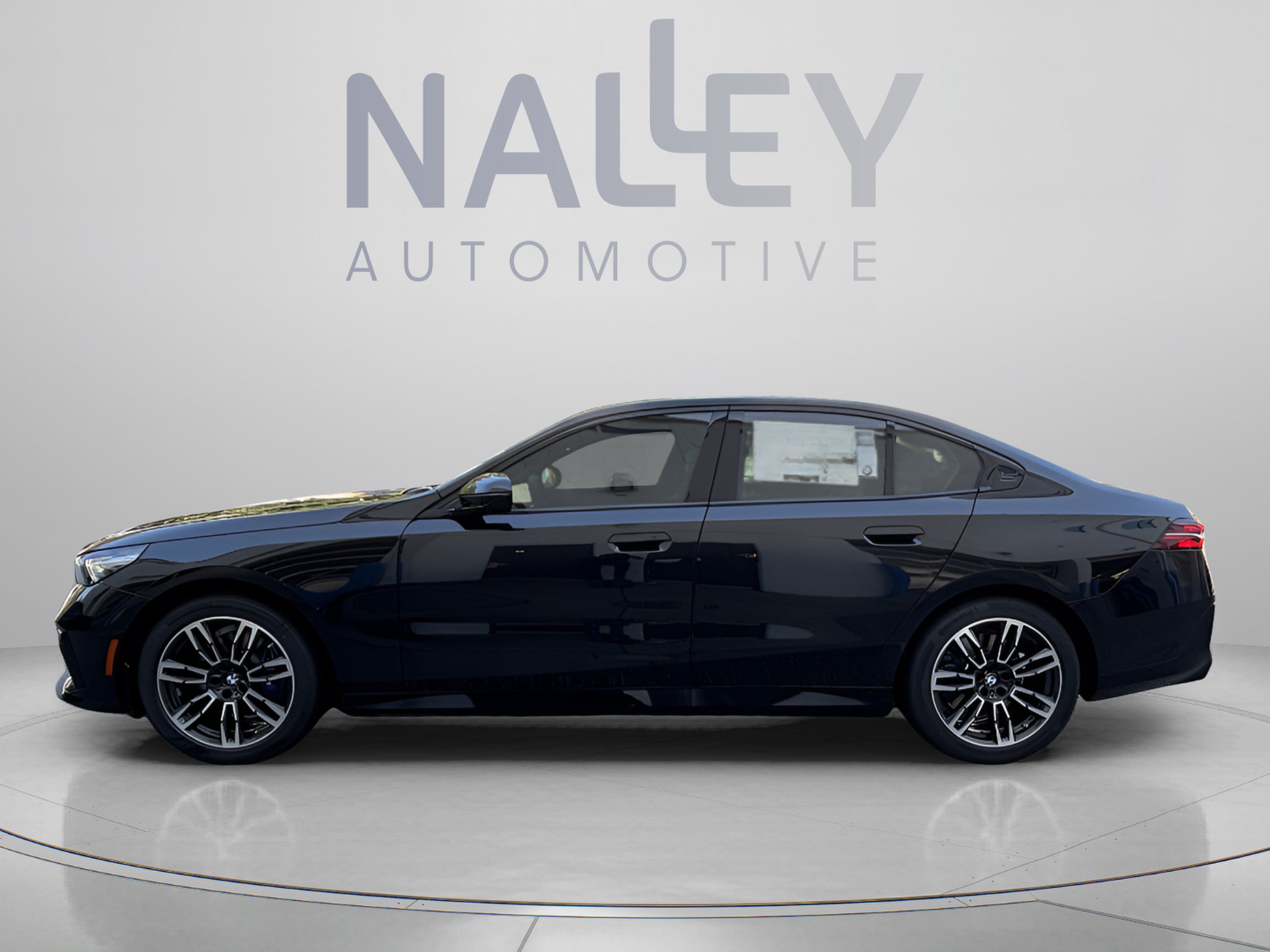Used 2027 BMW 530i w/ M Sport Package RWD image 2