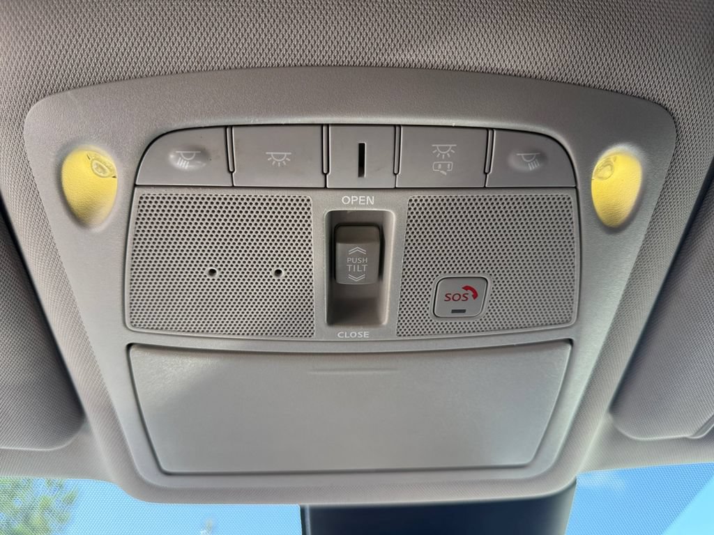 Used 2018 Nissan Rogue SL w/ Premium Package FWD image 36