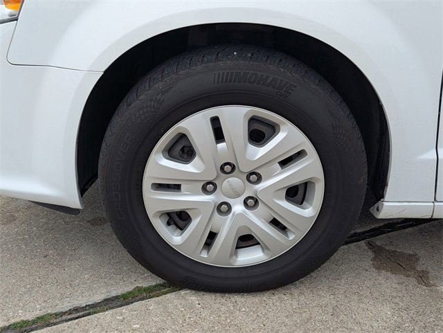 Used 2020 Dodge Grand Caravan SE w/ UConnect Hands-Free Group image 9