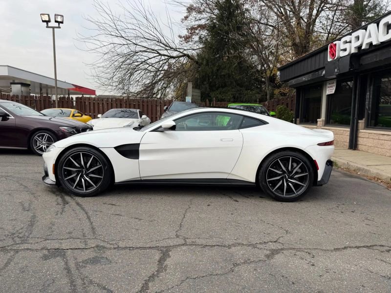 Used 2019 Aston Martin V8 Vantage Coupe image 9