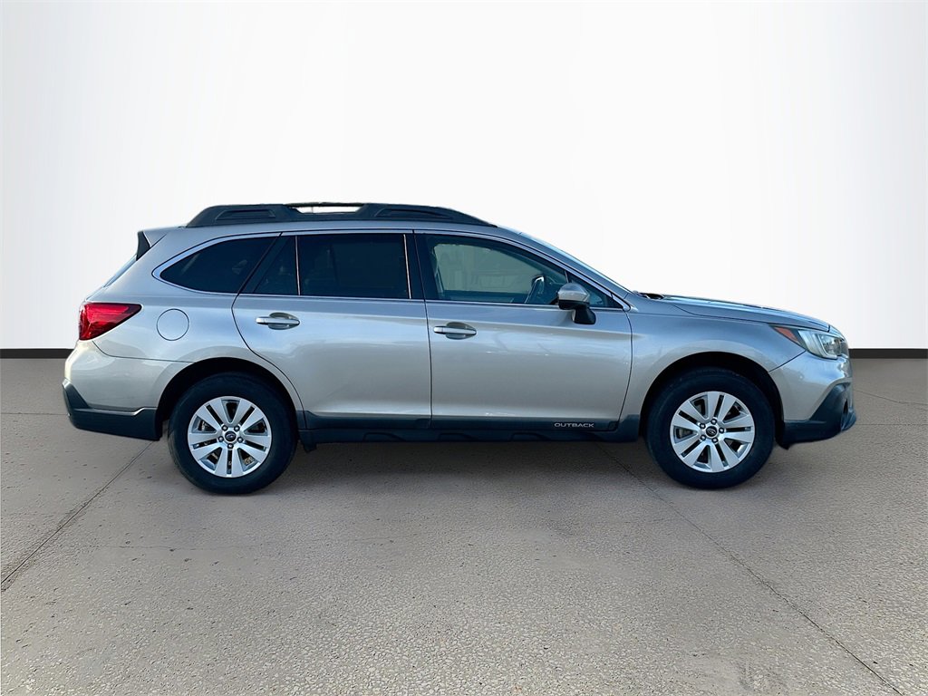 Used 2018 Subaru Outback 2.5i Premium image 8