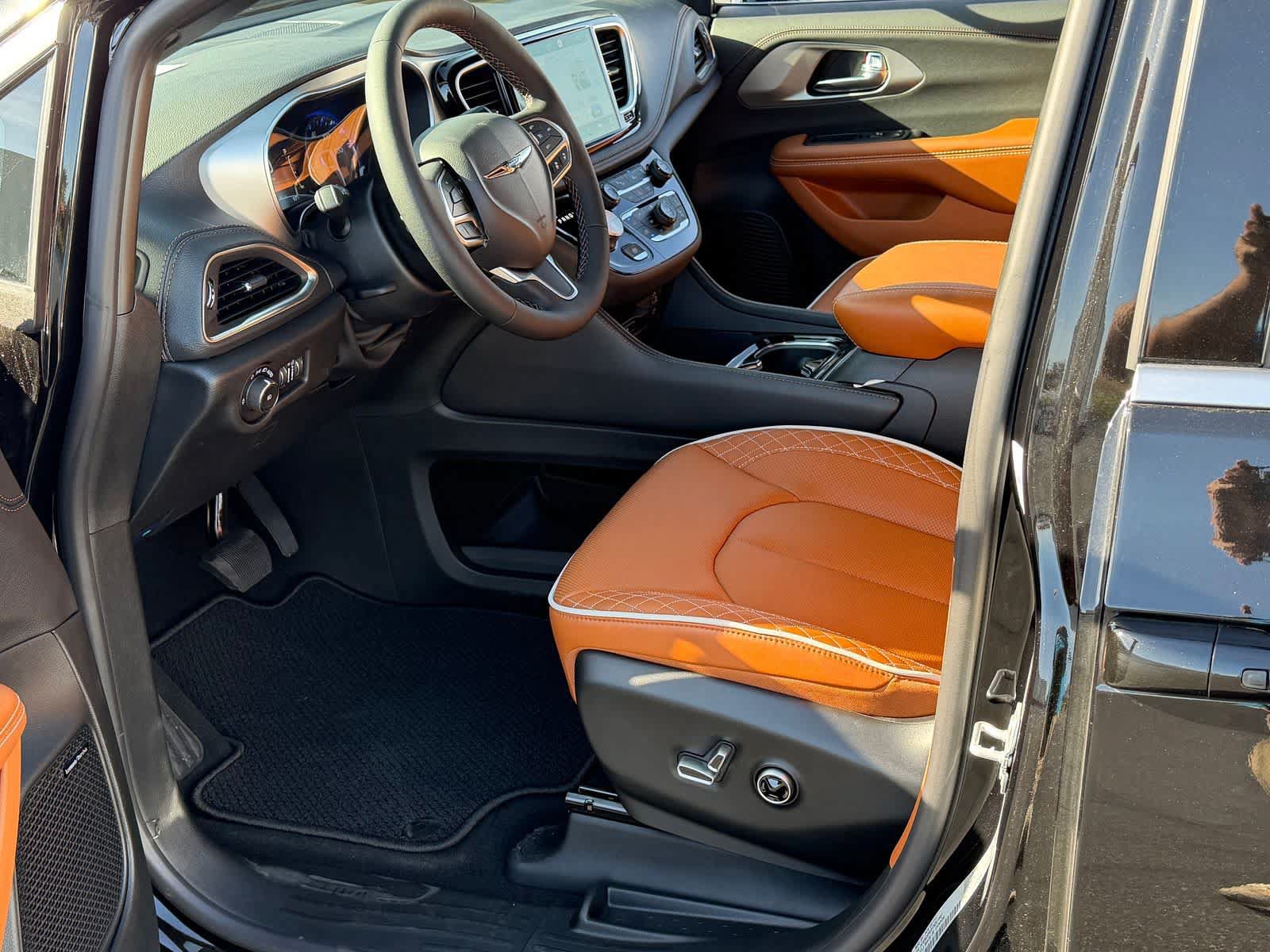 New 2026 Chrysler Pacifica Pinnacle AWD/4WD image 13