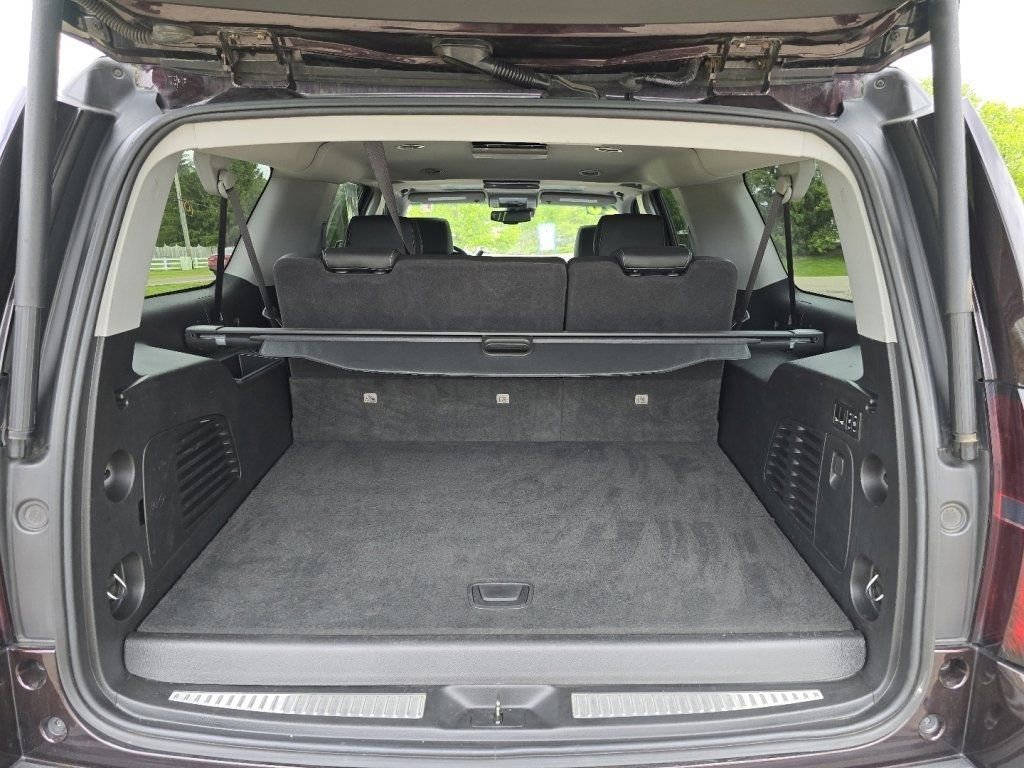 Used 2020 Chevrolet Suburban Premier AWD/4WD image 27