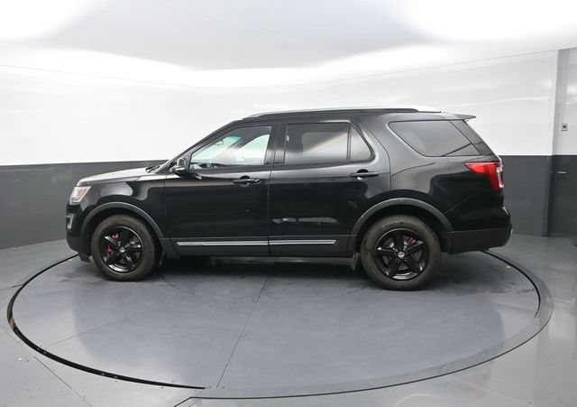 Used 2017 Ford Explorer XLT AWD/4WD image 4
