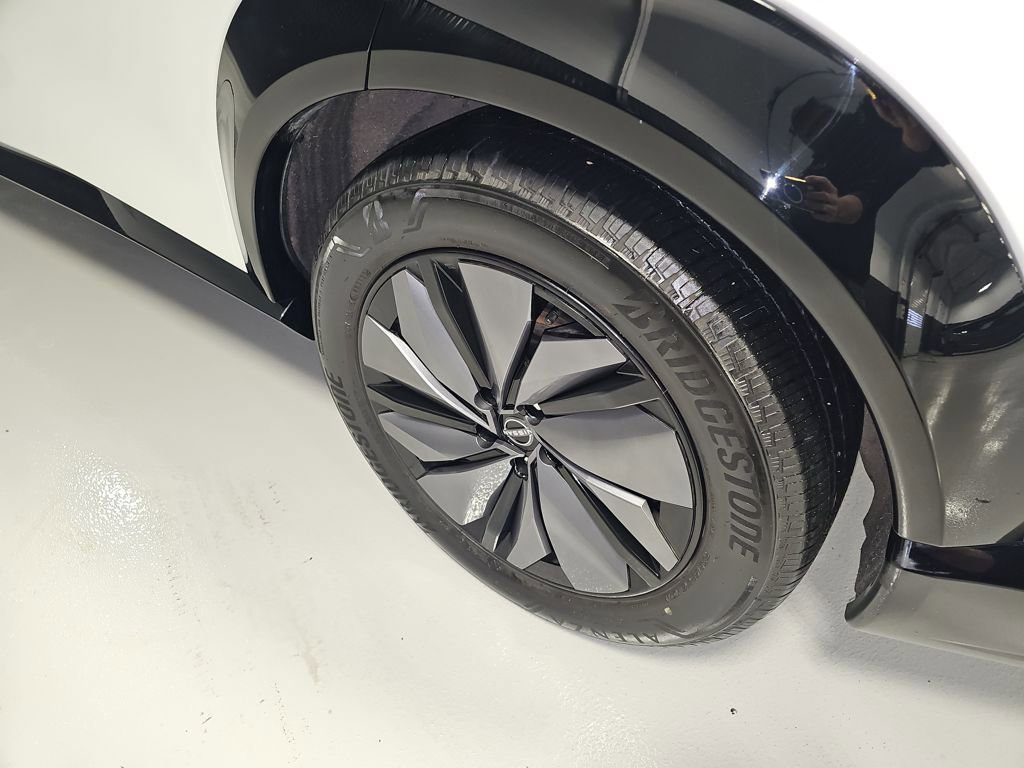 Used 2023 Nissan Ariya AWD image 25