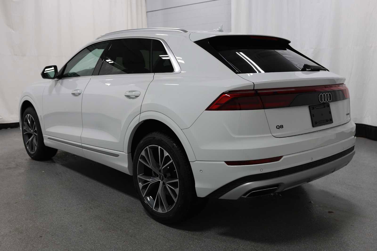 New 2025 Audi Q8 Premium image 3