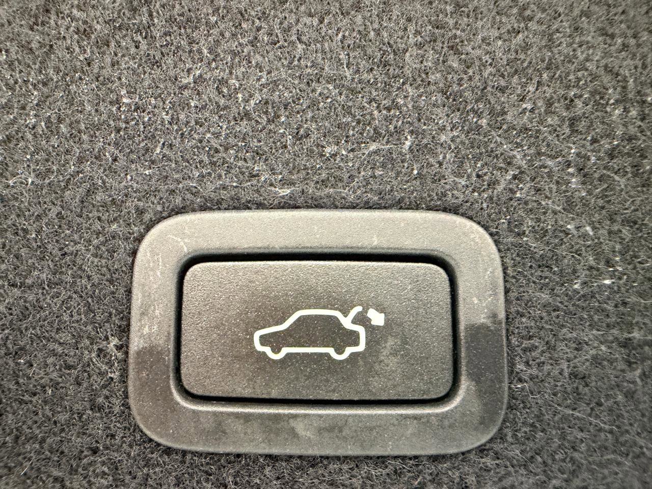 Used 2017 Volvo XC60 T5 Inscription w/ Preferred Option Package image 17