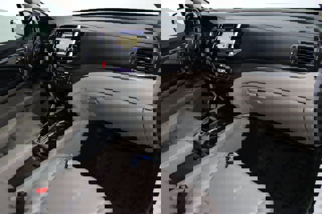 Used 2017 Honda Ridgeline RTL-T image 25