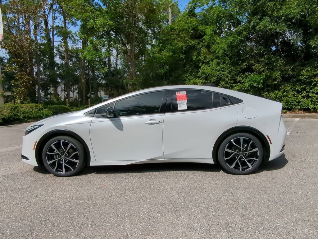 New 2025 Toyota Prius XSE image 8