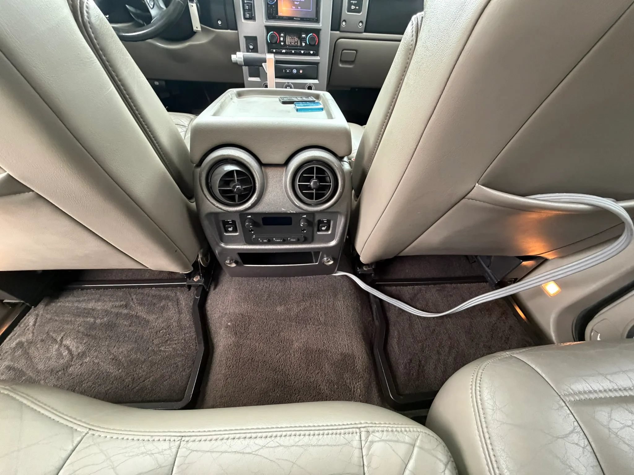 Used 2004 HUMMER H2 AWD/4WD image 19