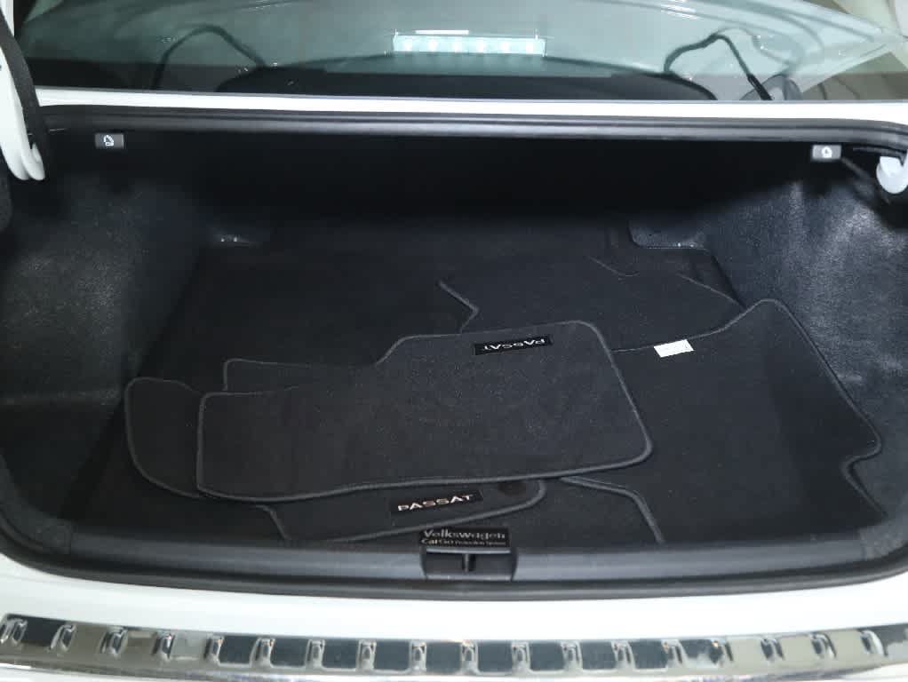 Certified 2022 Volkswagen Passat 2.0T SE FWD image 30