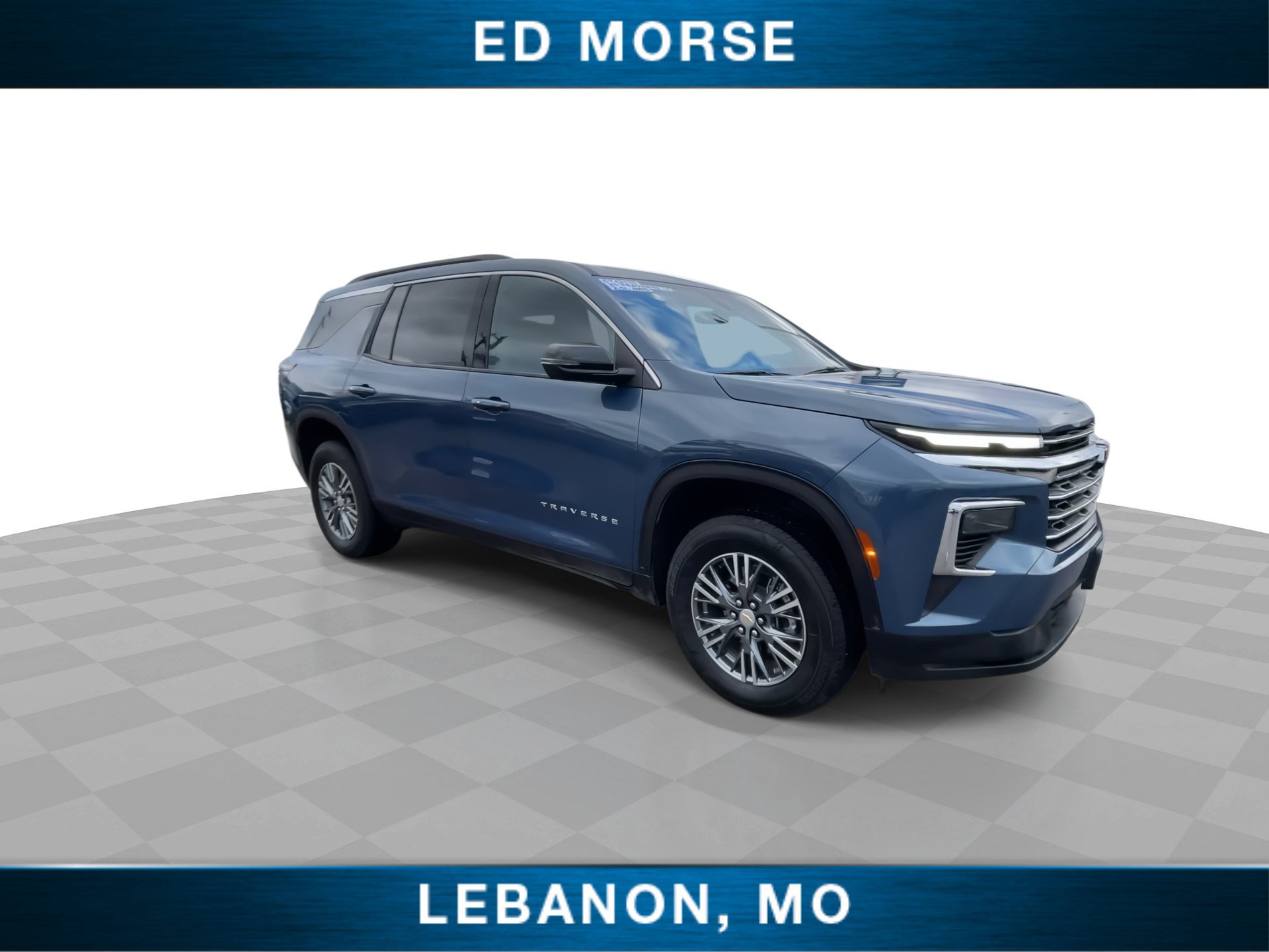 Used 2025 Chevrolet Traverse LT image 3