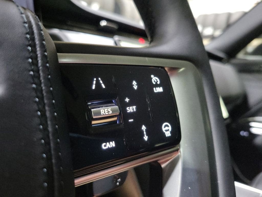 New 2025 Land Rover Range Rover SE image 16