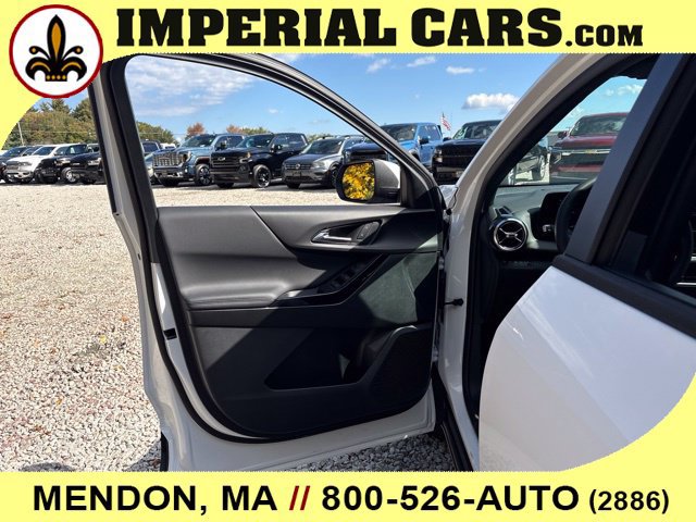New 2027 Chevrolet Equinox LT w/ LPO, Floor Liner Package AWD/4WD image 13