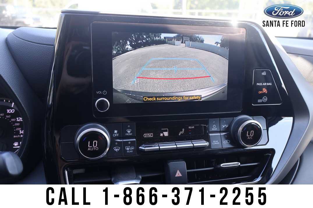 Used 2023 Toyota Highlander LE AWD/4WD image 41