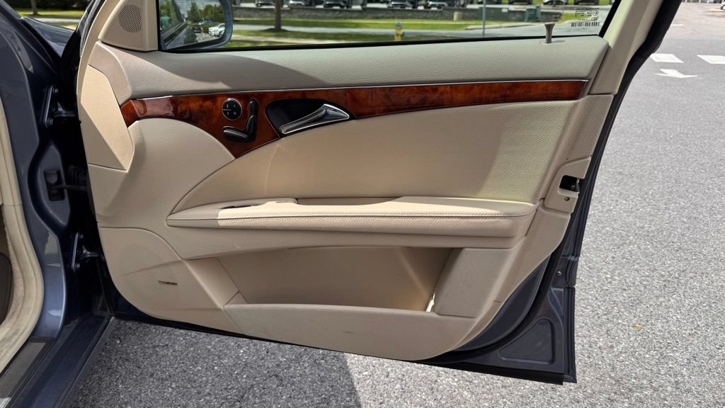 Used 2005 Mercedes-Benz E 320 CDI Sedan image 19