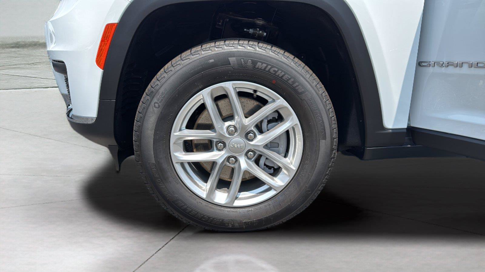 New 2026 Jeep Grand Cherokee L Laredo AWD/4WD image 31