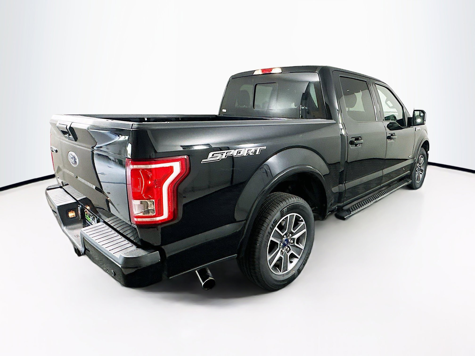 Used 2017 Ford F150 XLT w/ Equipment Group 302A Luxury RWD image 9