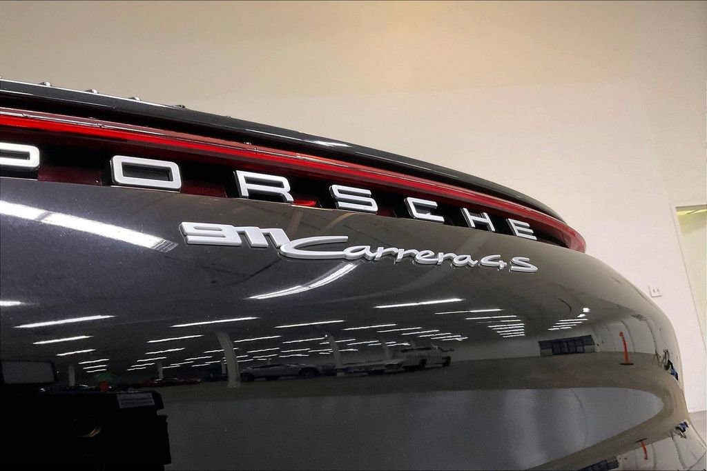 Used 2024 Porsche 911 Carrera 4S w/ Premium Package image 18