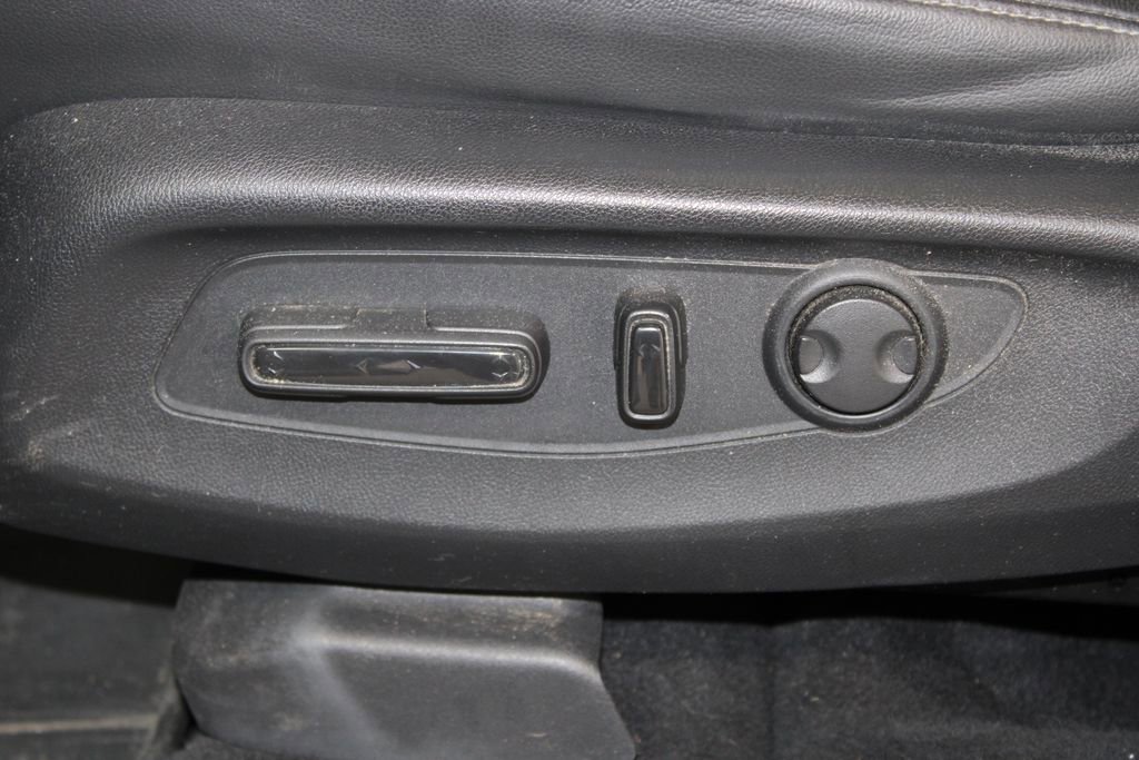 Used 2023 Honda CR-V EX-L image 19