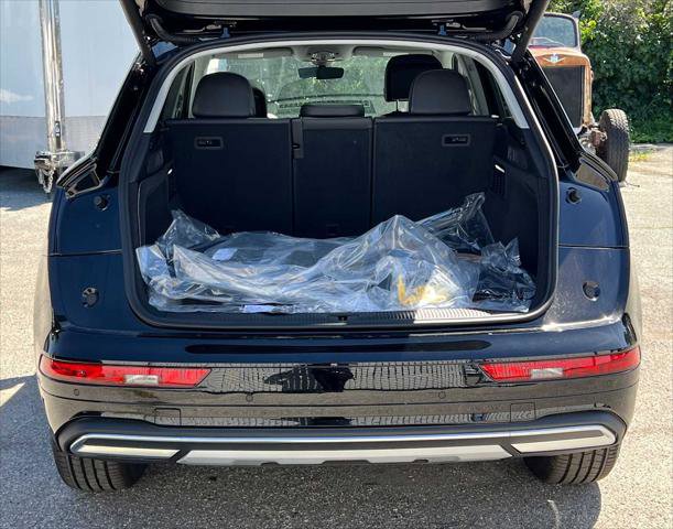Used 2024 Audi Q5 2.0T Premium w/ Convenience Package image 41
