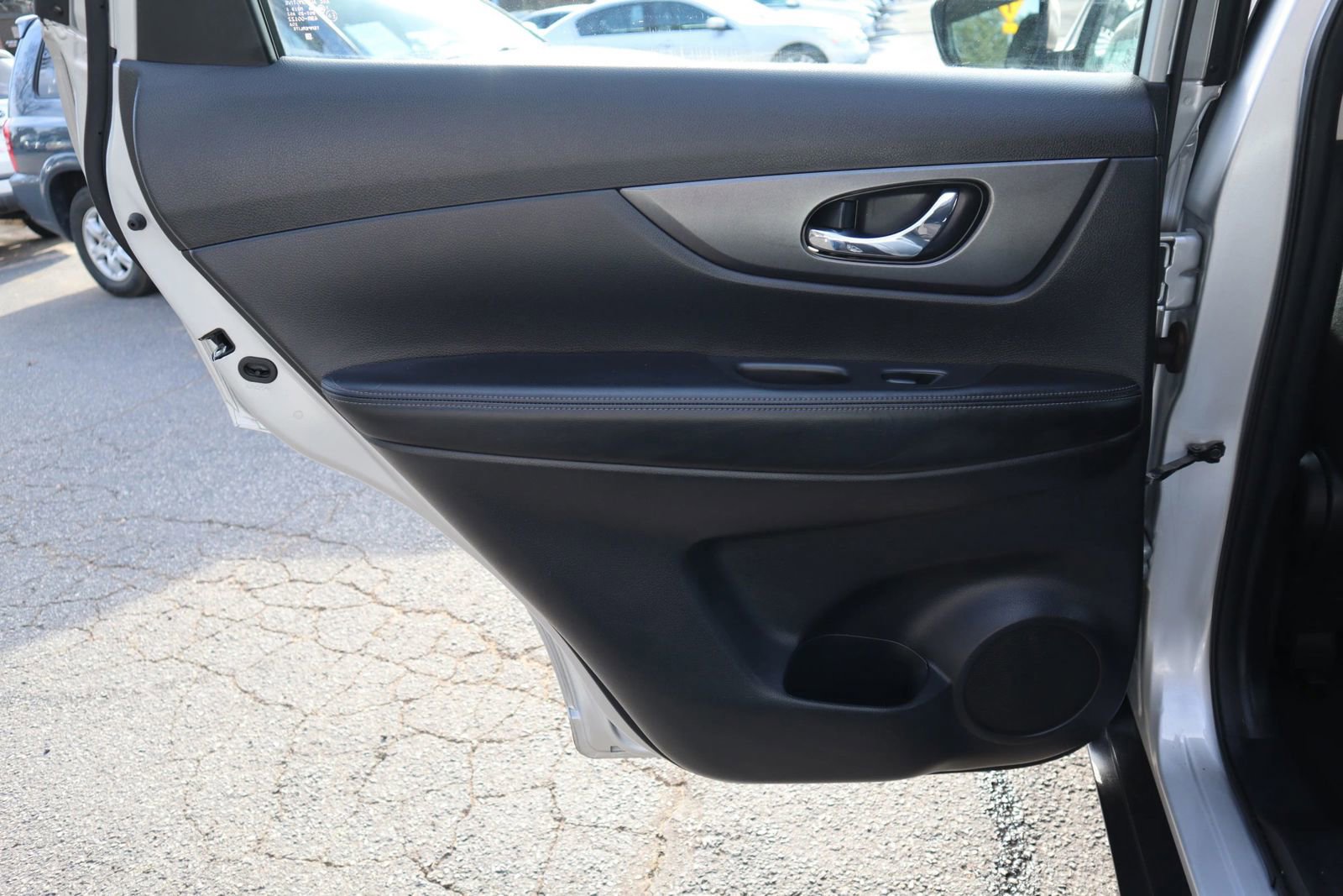 Used 2016 Nissan Rogue S image 10