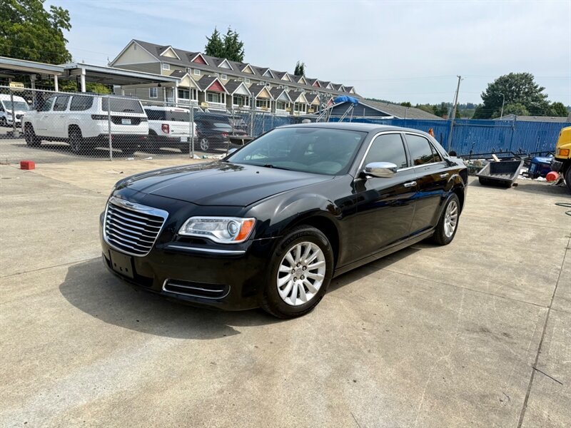Used 2014 Chrysler 300 RWD image 1
