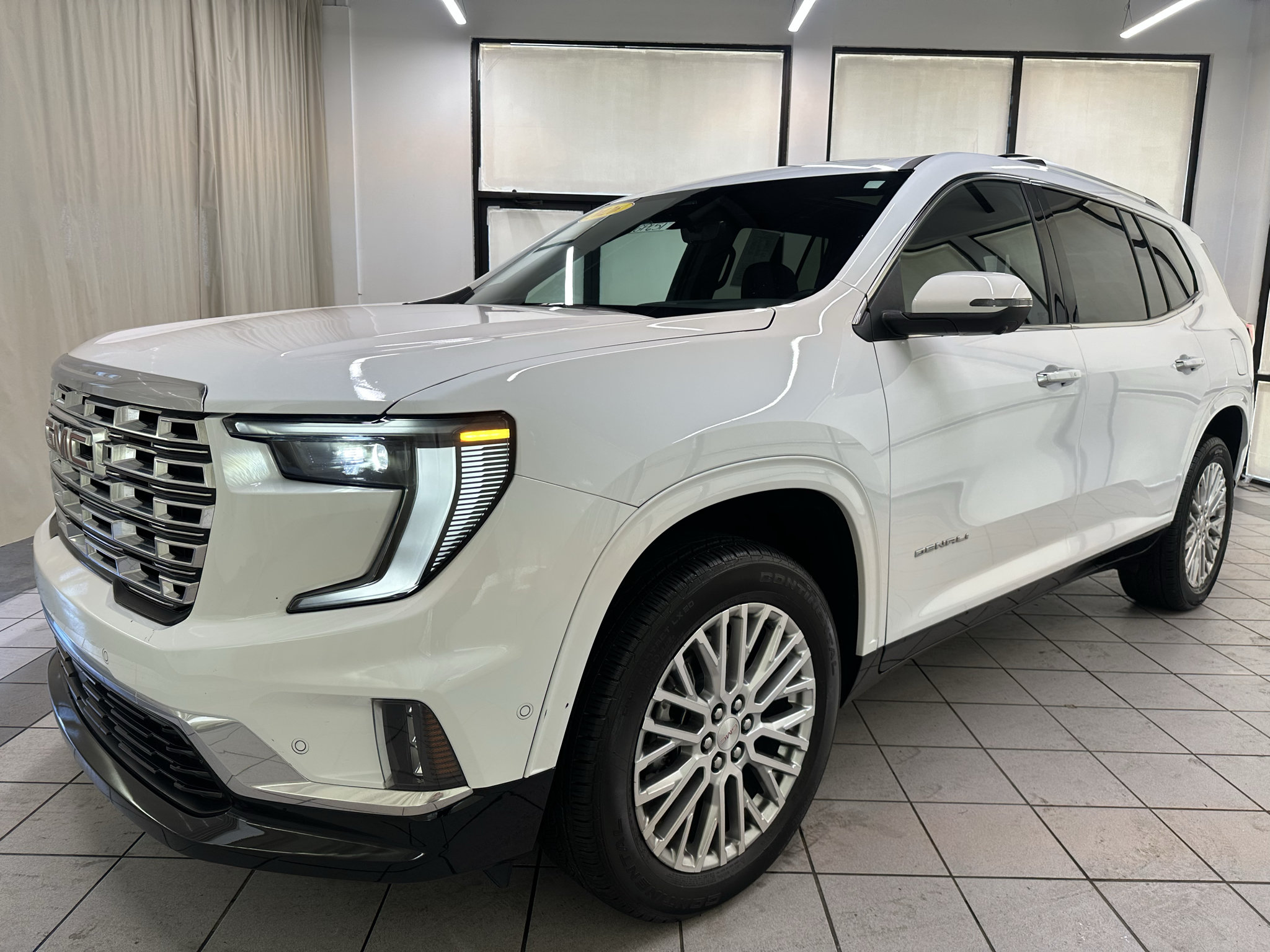 Certified 2026 GMC Acadia Denali w/ Super Cruise Package AWD/4WD image 12