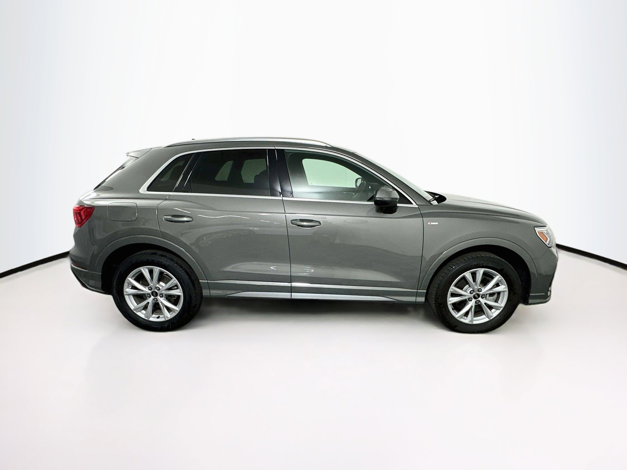 Used 2021 Audi Q3 2.0T Premium Plus w/ Premium Plus Package AWD/4WD image 10