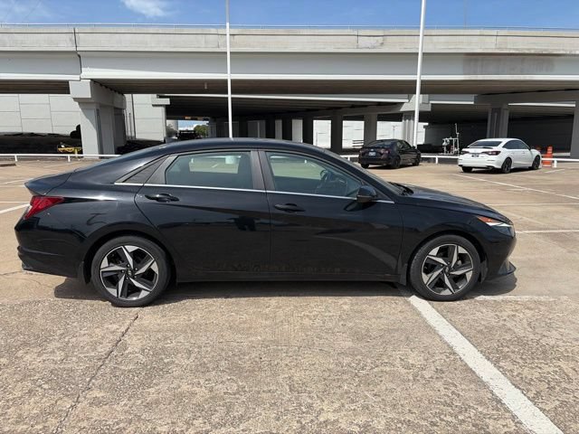Used 2023 Hyundai Elantra Limited FWD image 5