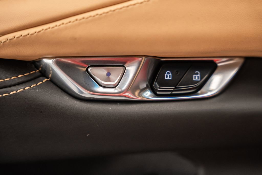 Used 2024 Chevrolet Corvette Stingray Premium Cpe w/ Z51 Performance Package image 38