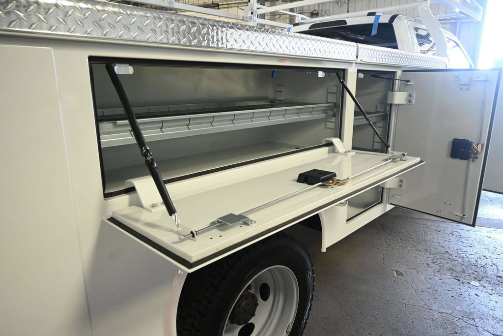 New 2026 Ford F450 XL w/ XL Chrome Package RWD image 33