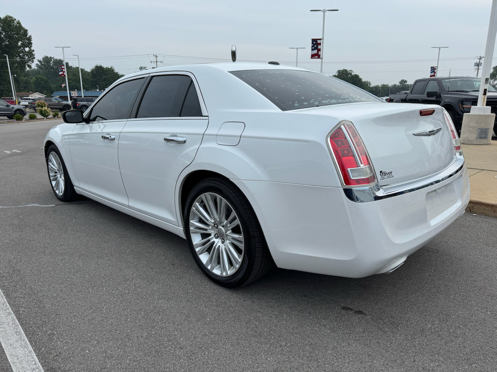 Used 2014 Chrysler 300 C RWD image 5